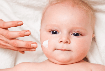 Perawatan Kulit yang Tepat untuk Neonatus dan Bayi