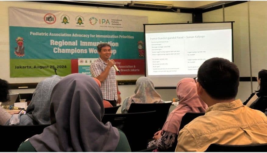 Risang Rimabatmaja: “Jangan Serius Edukasi Pada yang Menolak Imunisasi”