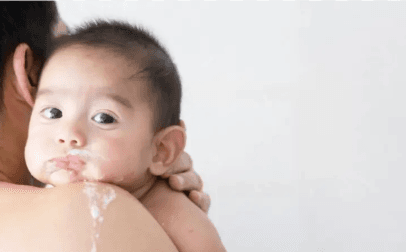Diagnosis dan Tatalaksana Regurgitasi dan Gastroesophageal Reflux Disease pada Anak