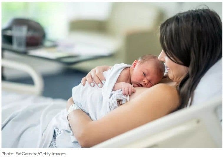 Skin-to-Skin Contact: Standar Emas Perawatan Bayi Baru Lahir