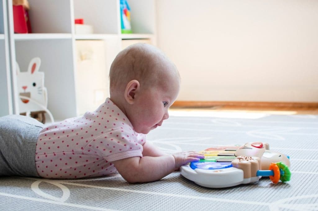 Pentingnya Tummy Time pada Bayi