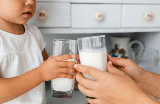 Indikasi Pemberian Zat Besi dan Vitamin C pada Anak dengan Alergi Susu Sapi